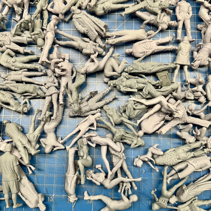 Grab Bag of 5 Random Figures for Display and Diorama 1/24 1/25