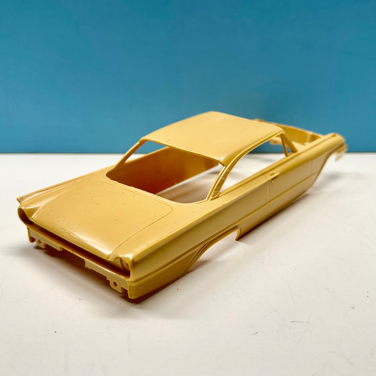 1961 Ford Starliner Cast Resin Model Kit KED