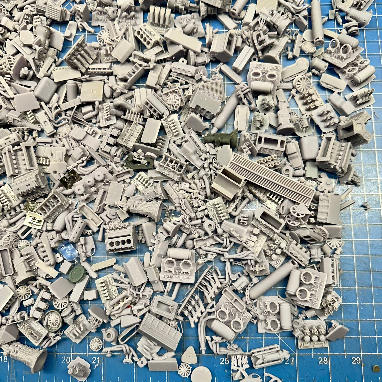 Garage Clutter - Parts for Diorama Display 1/24 1/25