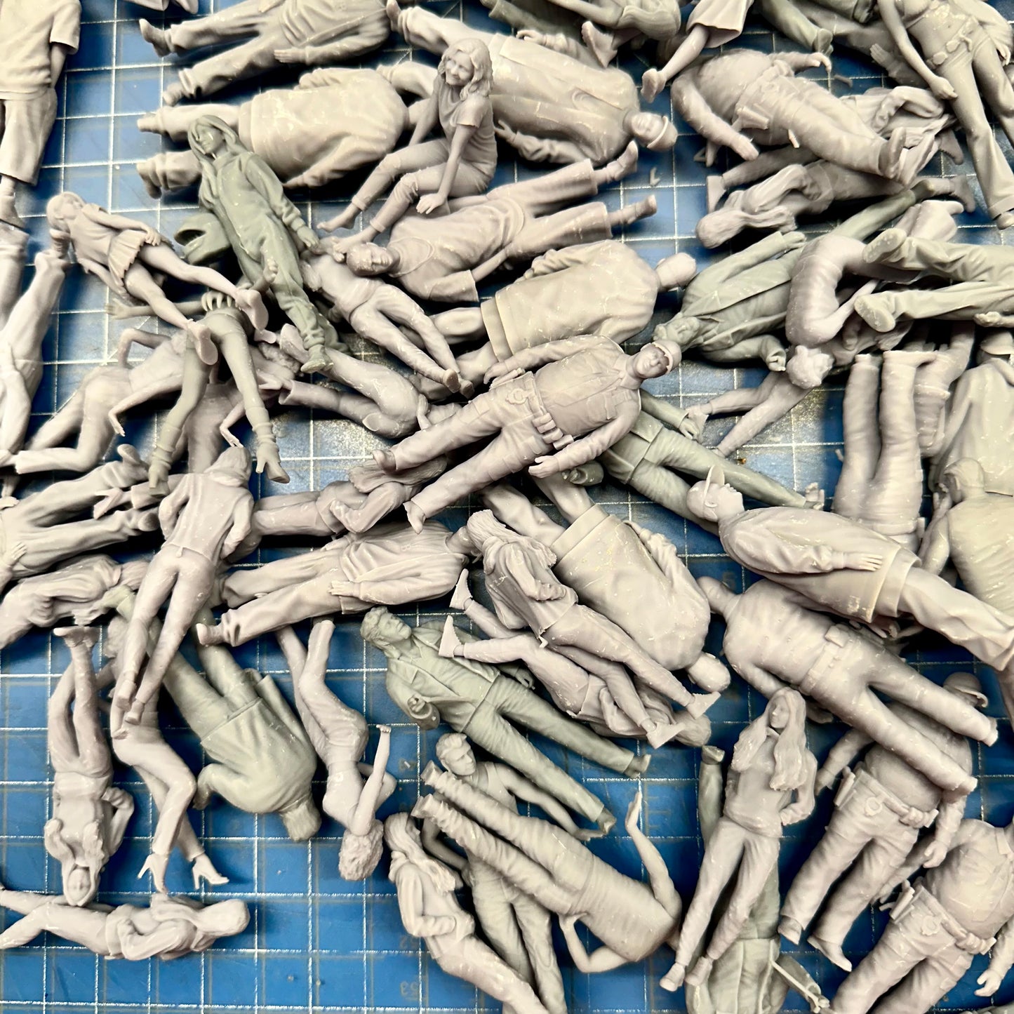 Grab Bag of 5 Random Figures 1/24 1/25