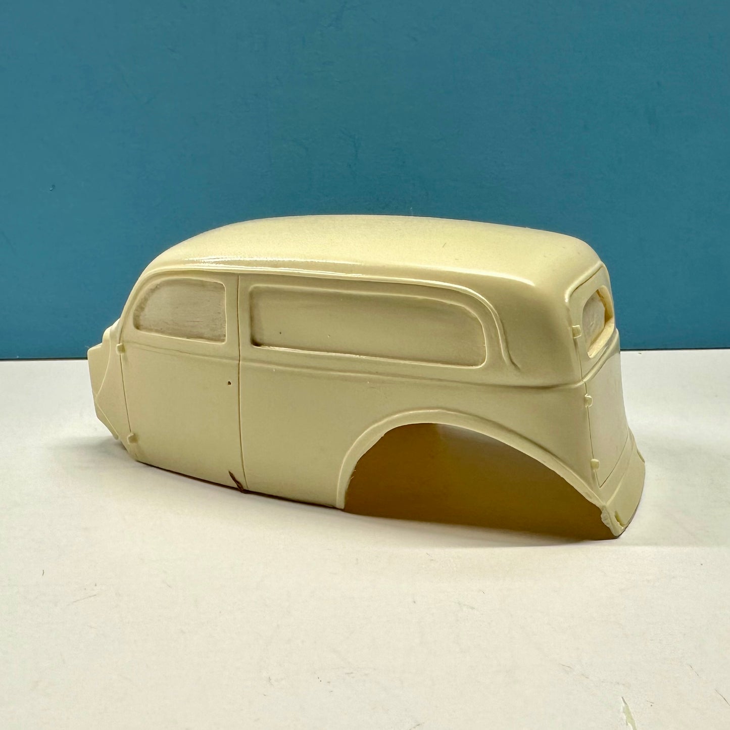 1937 Ford Sedan Delivery Cast Resin Model Kit