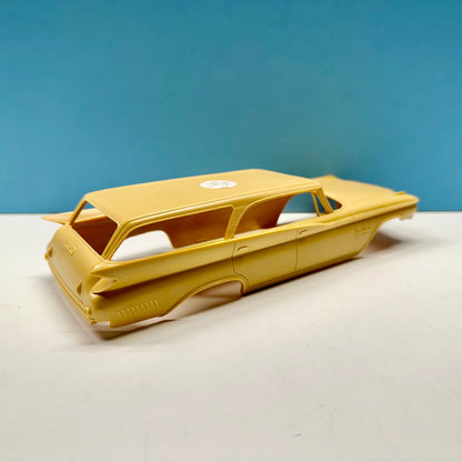 1960 Chrysler New Yorker Station Wagon Cast Resin Model Kit KED