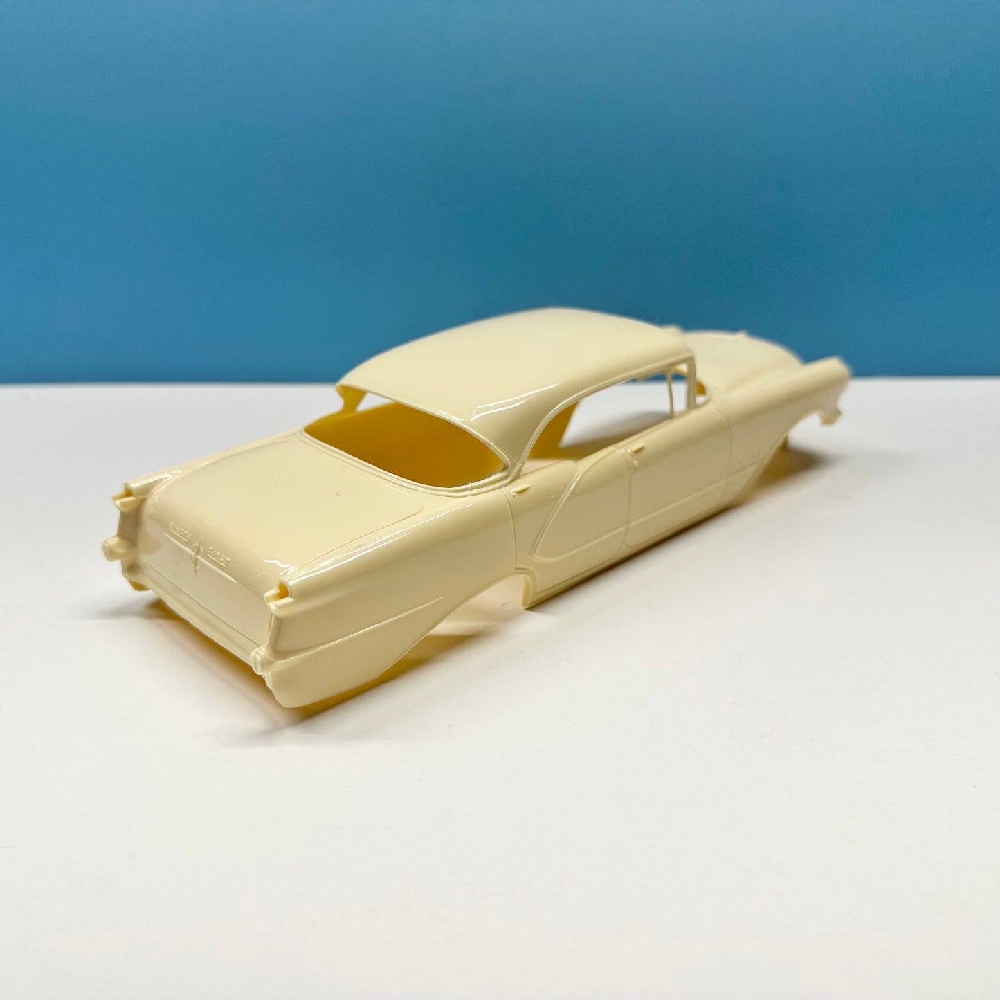 1957 Olds Holiday Cast Resin Model Kit