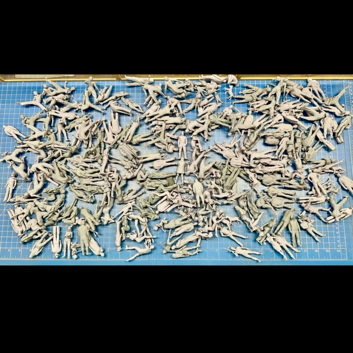 Grab Bag of 5 Random Figures for Display and Diorama 1/24 1/25