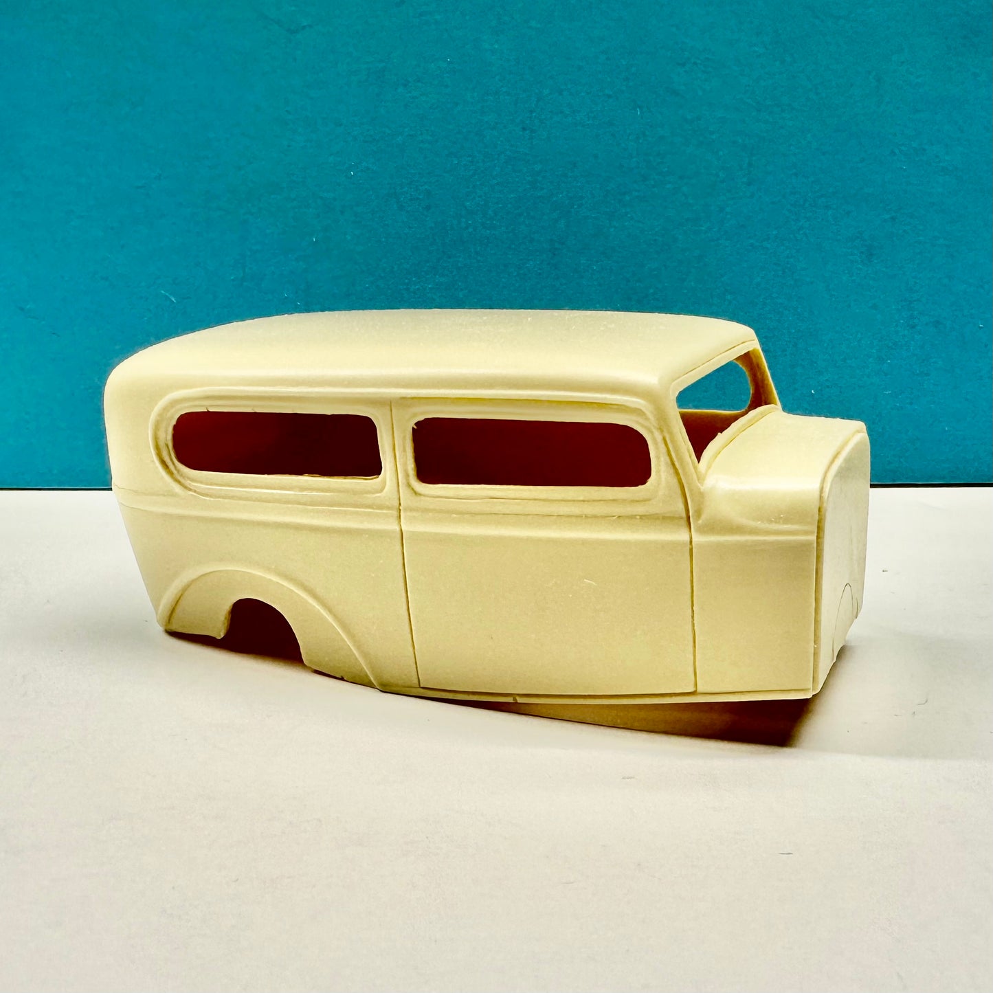 1932 Ford Chopped Sedan Cast Resin Model Kit KED