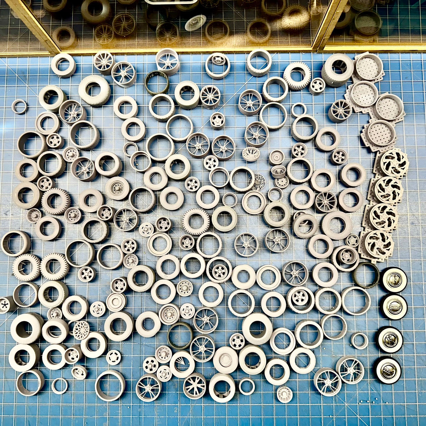 Lot 3 of Wheel and Tires 1/24 1/25