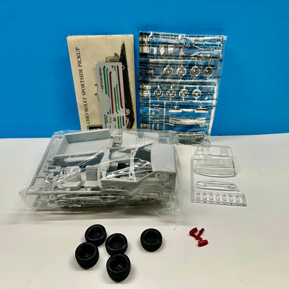 AMT ERTL Chevrolet Chevy C-1500 Sportside Pickup Truck 1/25