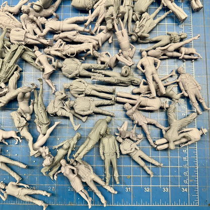 Grab Bag of 5 Random Figures for Display and Diorama 1/24 1/25