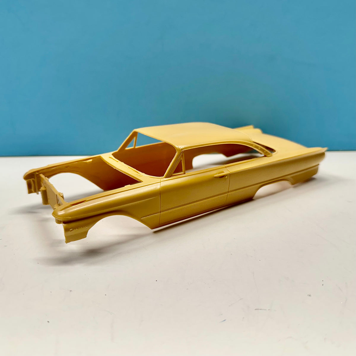 1961 Ford Starliner Cast Resin Model Kit KED