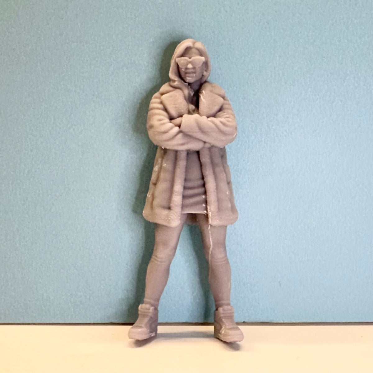 H11 Cool Santa Helper Girl Holiday Figure for Display or Diorama 1/24 1/25