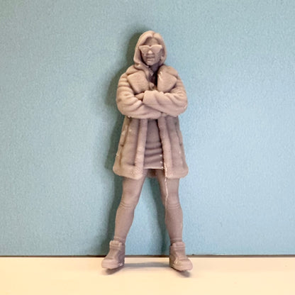 H11 Cool Santa Helper Girl Holiday Figure for Display or Diorama 1/24 1/25