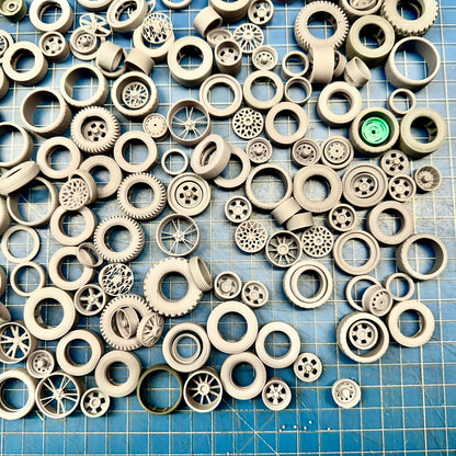 Lot 2 of Wheel and Tires 1/24 1/25