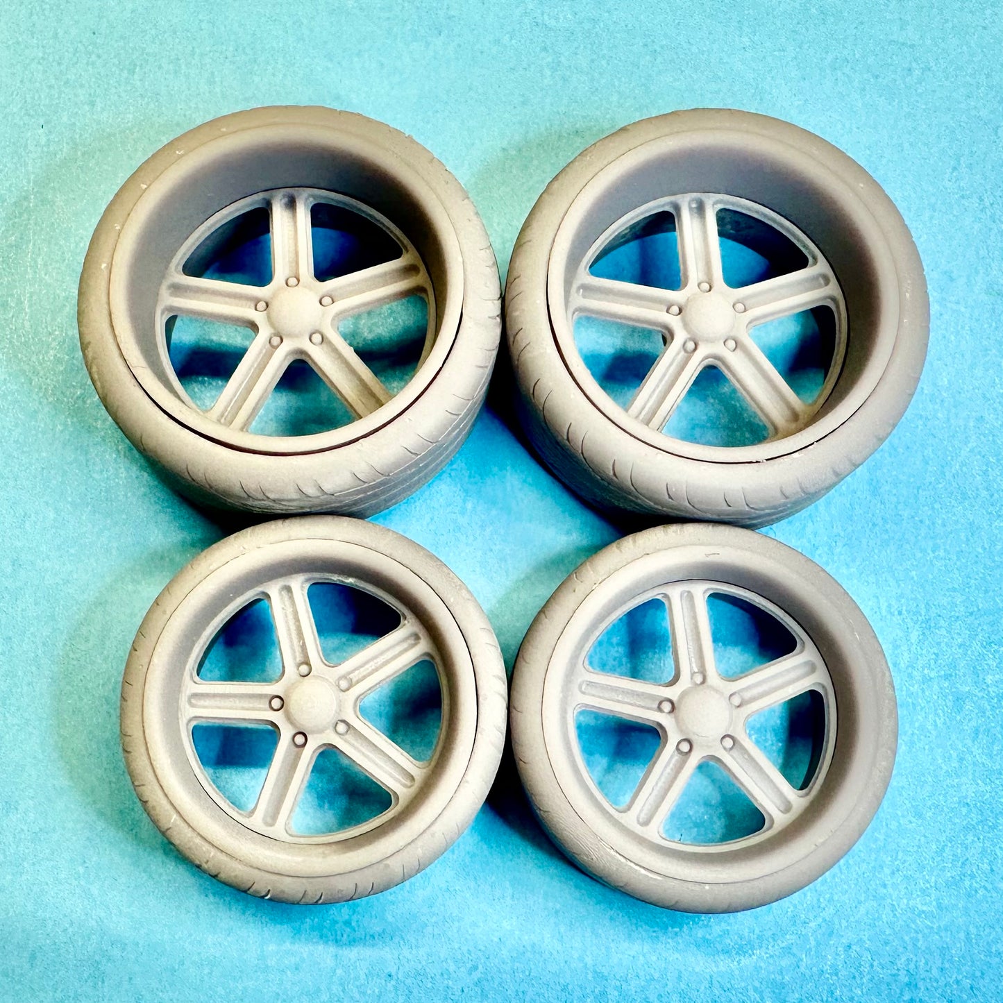 4 Budnik Groove Custom Wheels and Tires Set 1/24 1/25