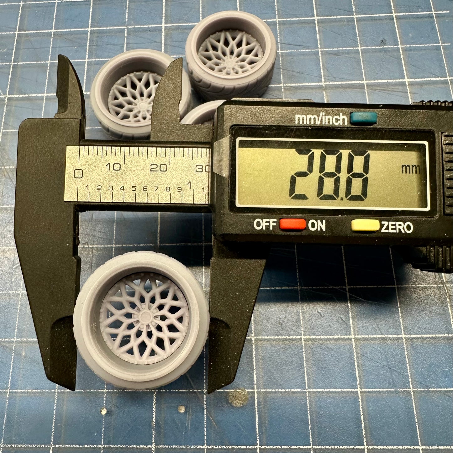 Snowflake Wheels w/ Tires 1/24 1/25