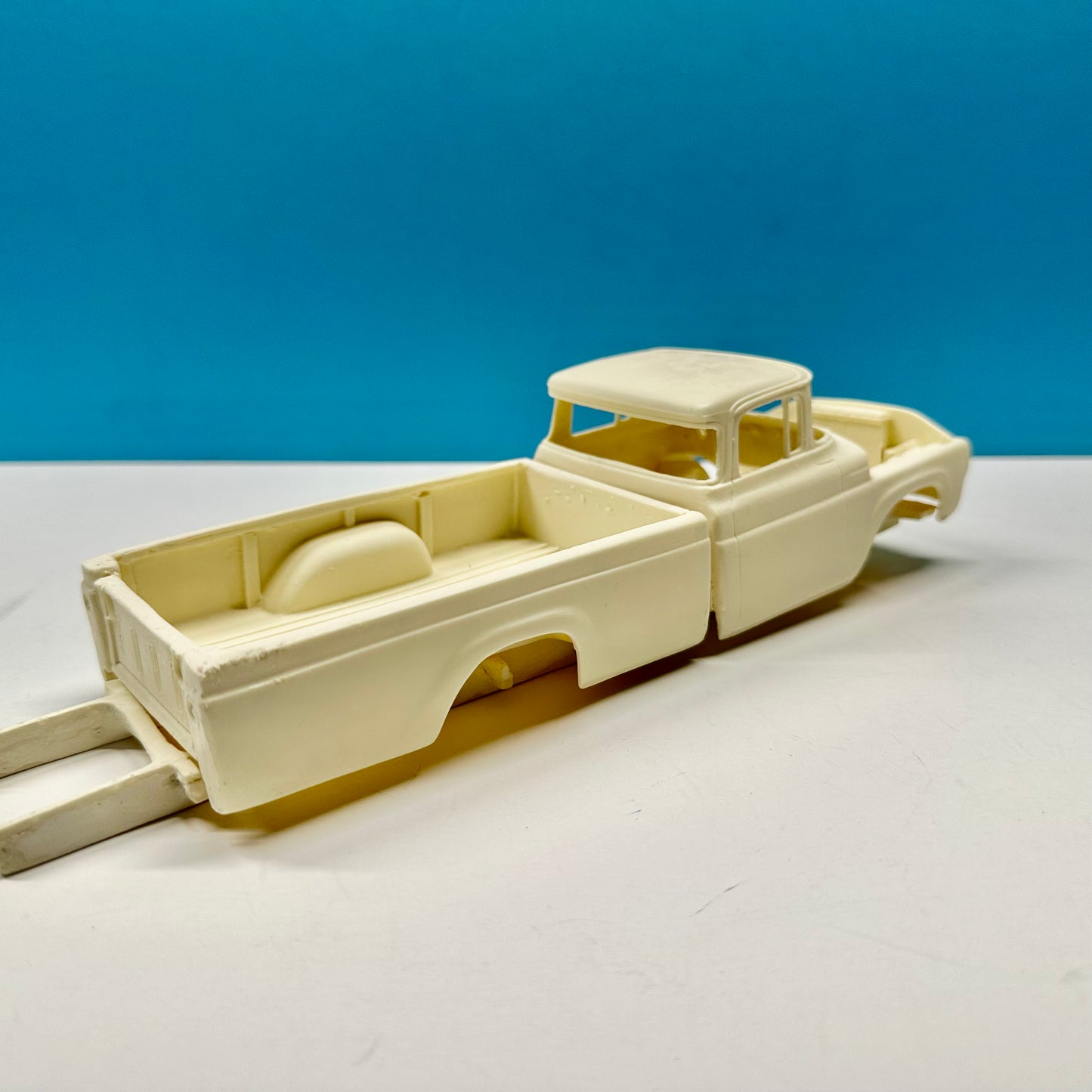 1957 - 1957 Ford Pickup Truck Cast Resin Model Kit KED
