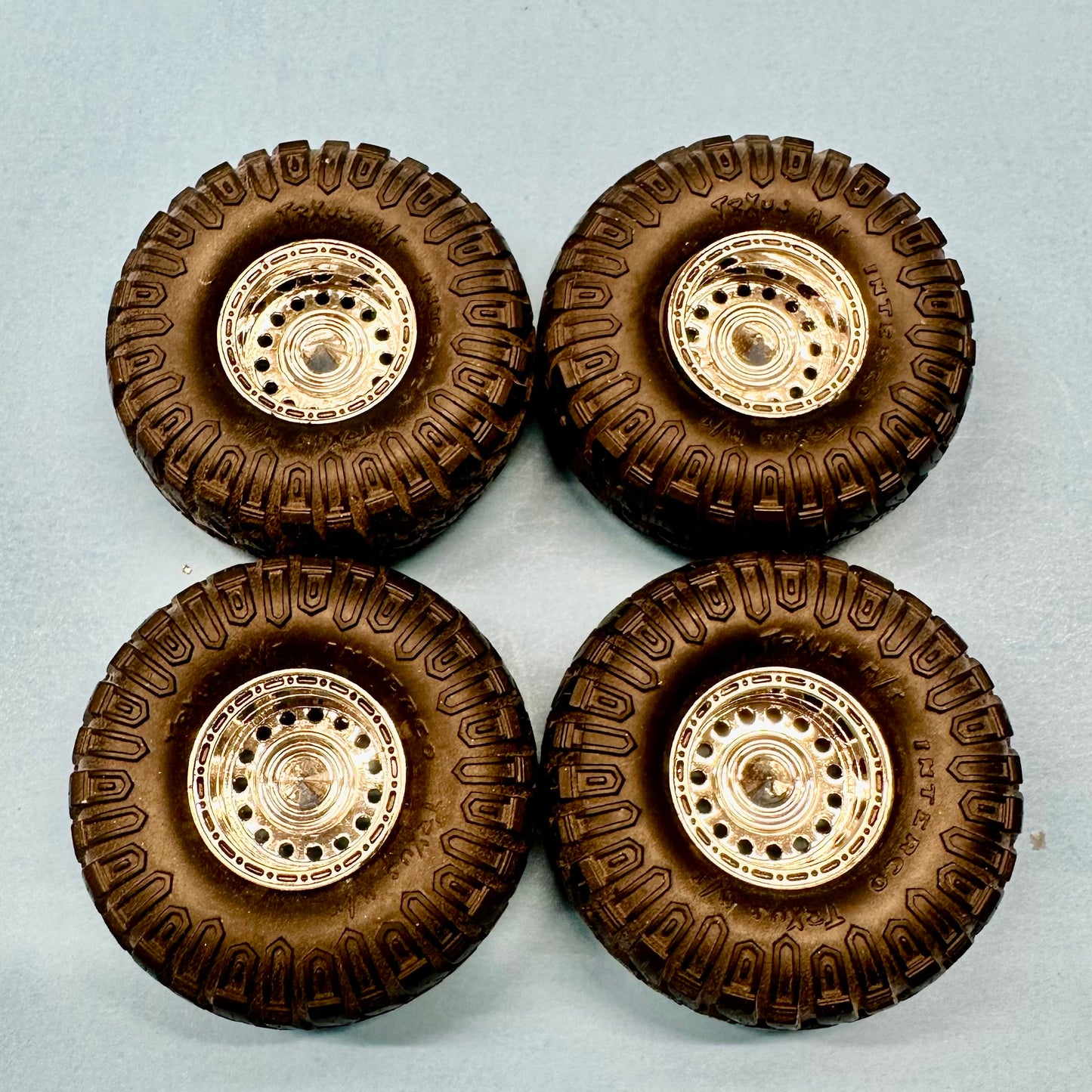 22 Off Road 4x4 wheels and tires 1/24 1/25