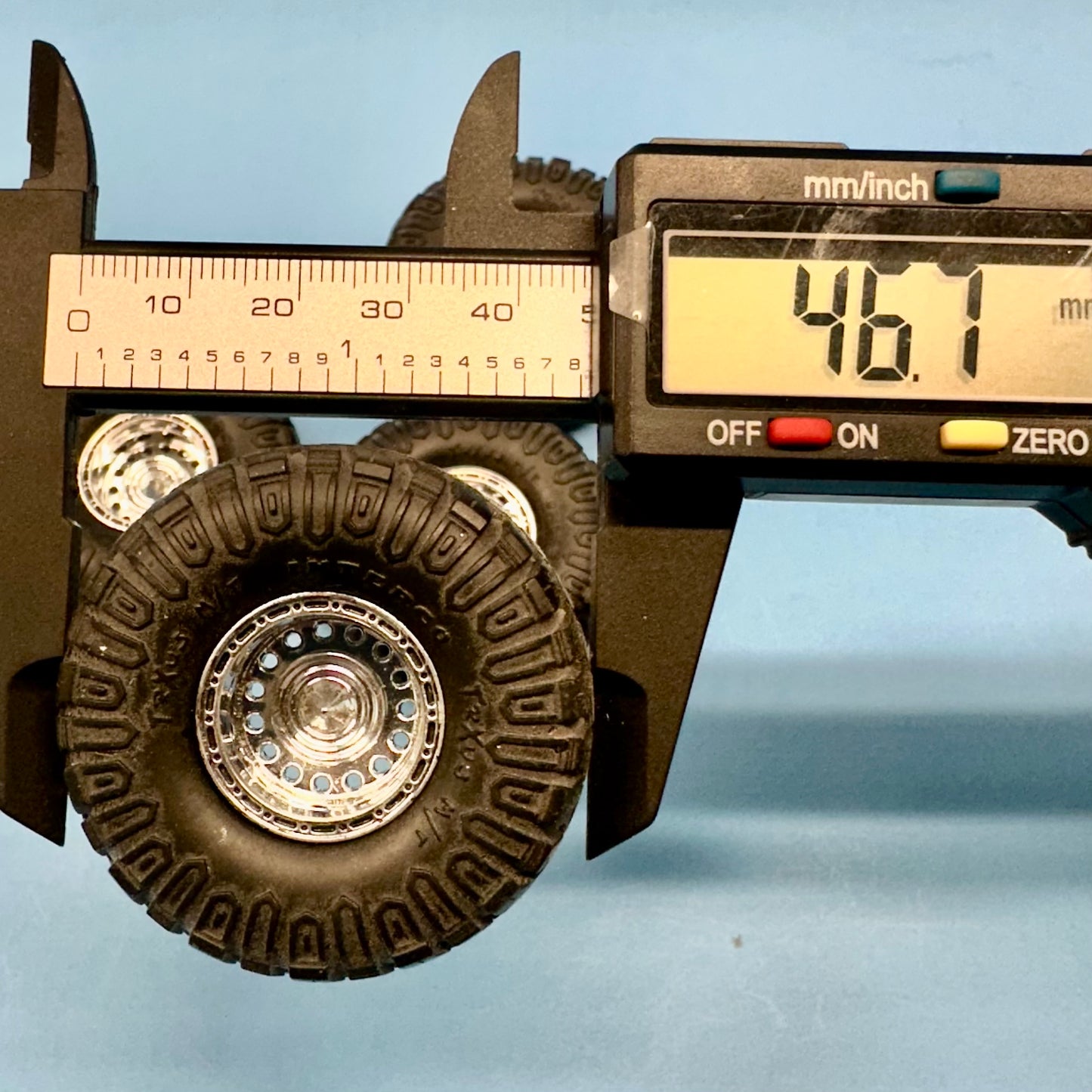 22 Off Road 4x4 wheels and tires 1/24 1/25