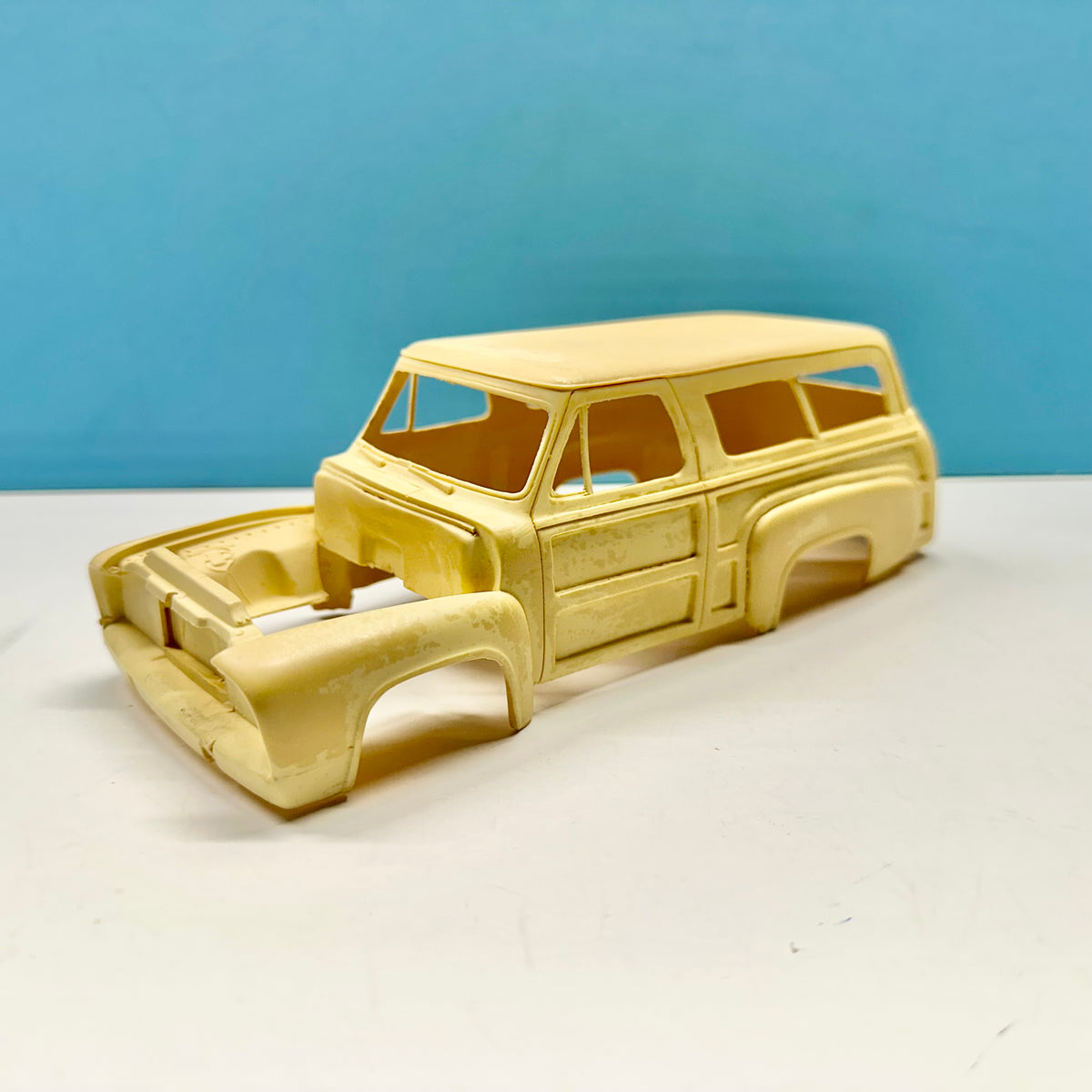 1950 Ford F1 Woody Van Cast Resin Model Kit KED