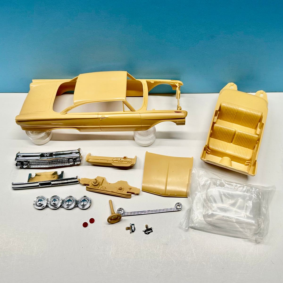 1961 Ford Starliner Cast Resin Model Kit KED