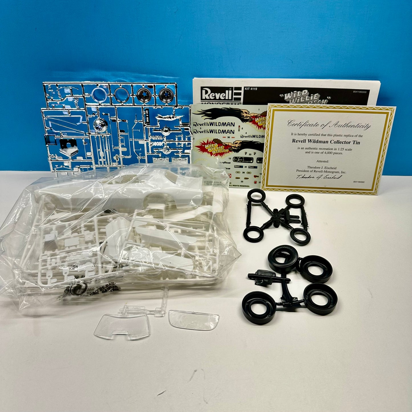 Revell Wild Willi Borsch Funny Car Limited Edition Collector's Tin 1/25