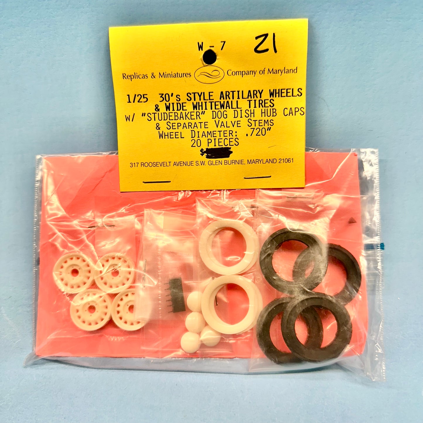 21 RMCM 1930s Artillery Wheels with whitewall tires 1/25