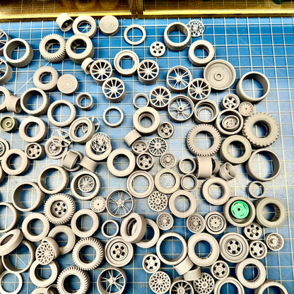 Lot 2 of Wheel and Tires 1/24 1/25