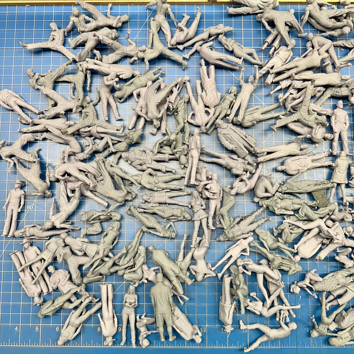 Grab Bag of 5 Random Figures for Display and Diorama 1/24 1/25