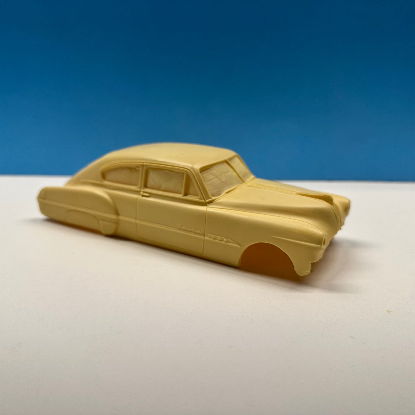 Resin 1951 Pontiac Eight 1/25