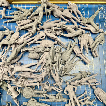 Grab Bag of 5 Random Figures for Display and Diorama 1/24 1/25