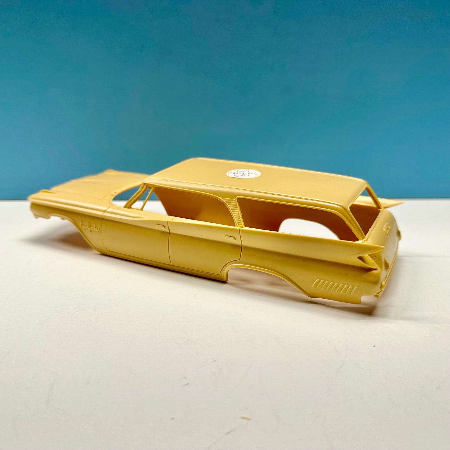1960 Chrysler New Yorker Station Wagon Cast Resin Model Kit KED