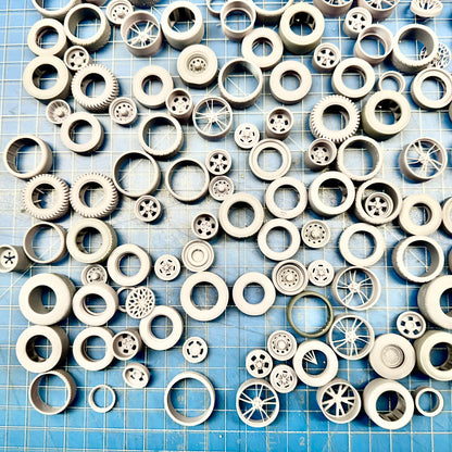 Lot 3 of Wheel and Tires 1/24 1/25