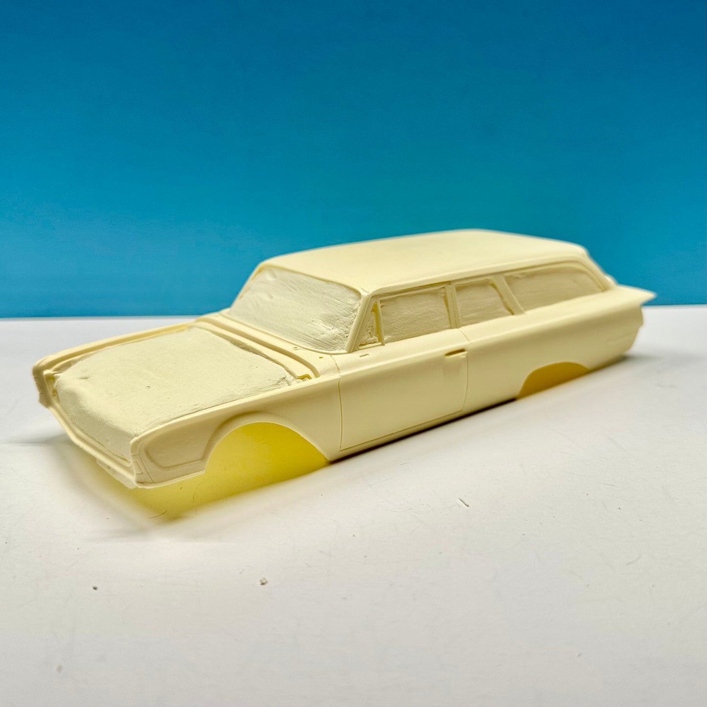 1960 Ford Ranch Wagon 2 Door Cast Resin Model Ki