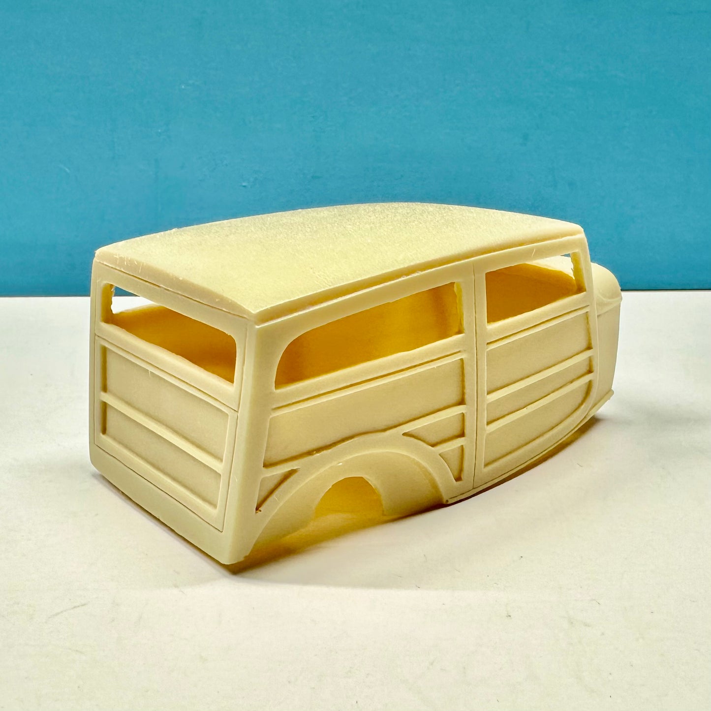 1932 Ford Custom Woody Cast Resin Model Kit KED