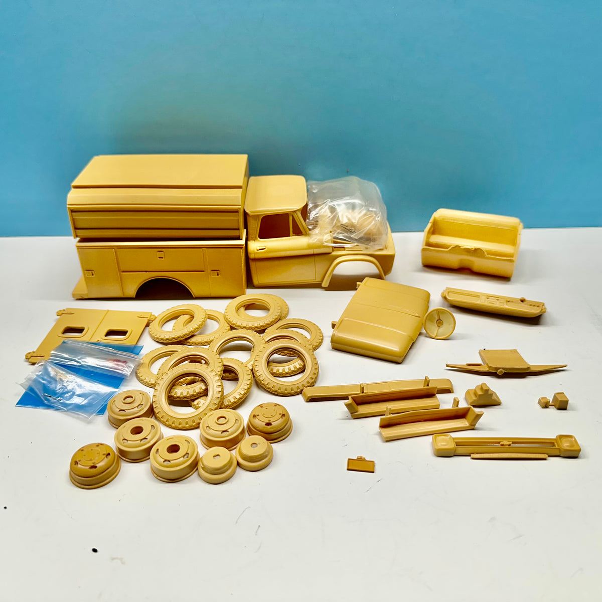 1965 Chevy Pickup Truck w/ Utility Bed Cast Resin Model Kit KED