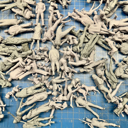 Grab Bag of 5 Random Figures for Display and Diorama 1/24 1/25