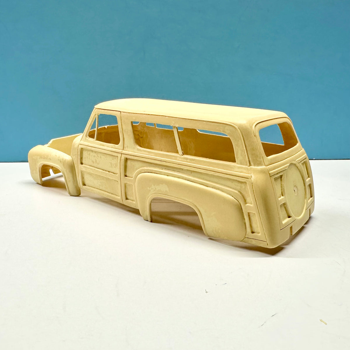 1950 Ford F1 Woody Van Cast Resin Model Kit KED