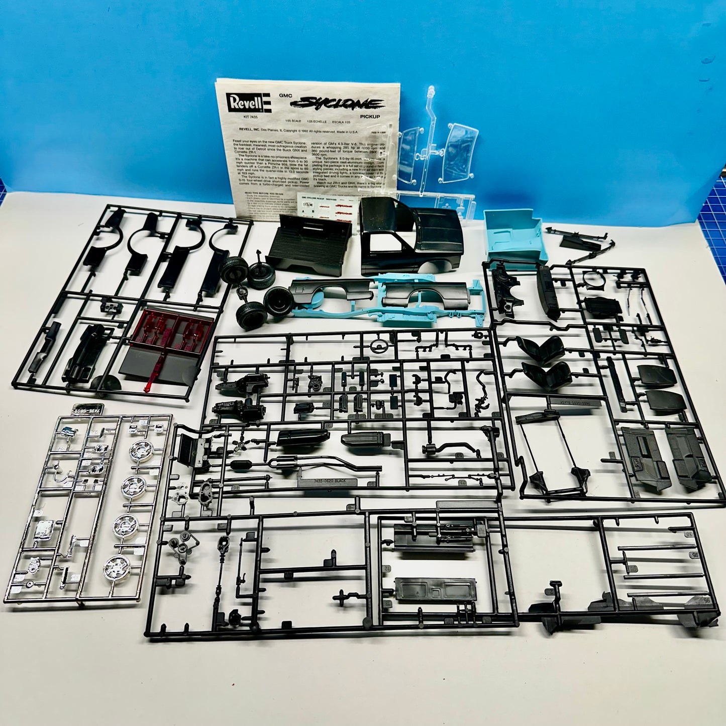 Revell GMC Syclone Pickup Truck 1/25