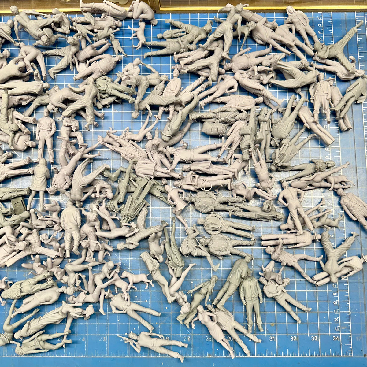 Grab Bag of 5 Random Figures for Display and Diorama 1/24 1/25
