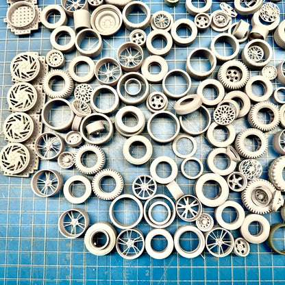 Lot 2 of Wheel and Tires 1/24 1/25