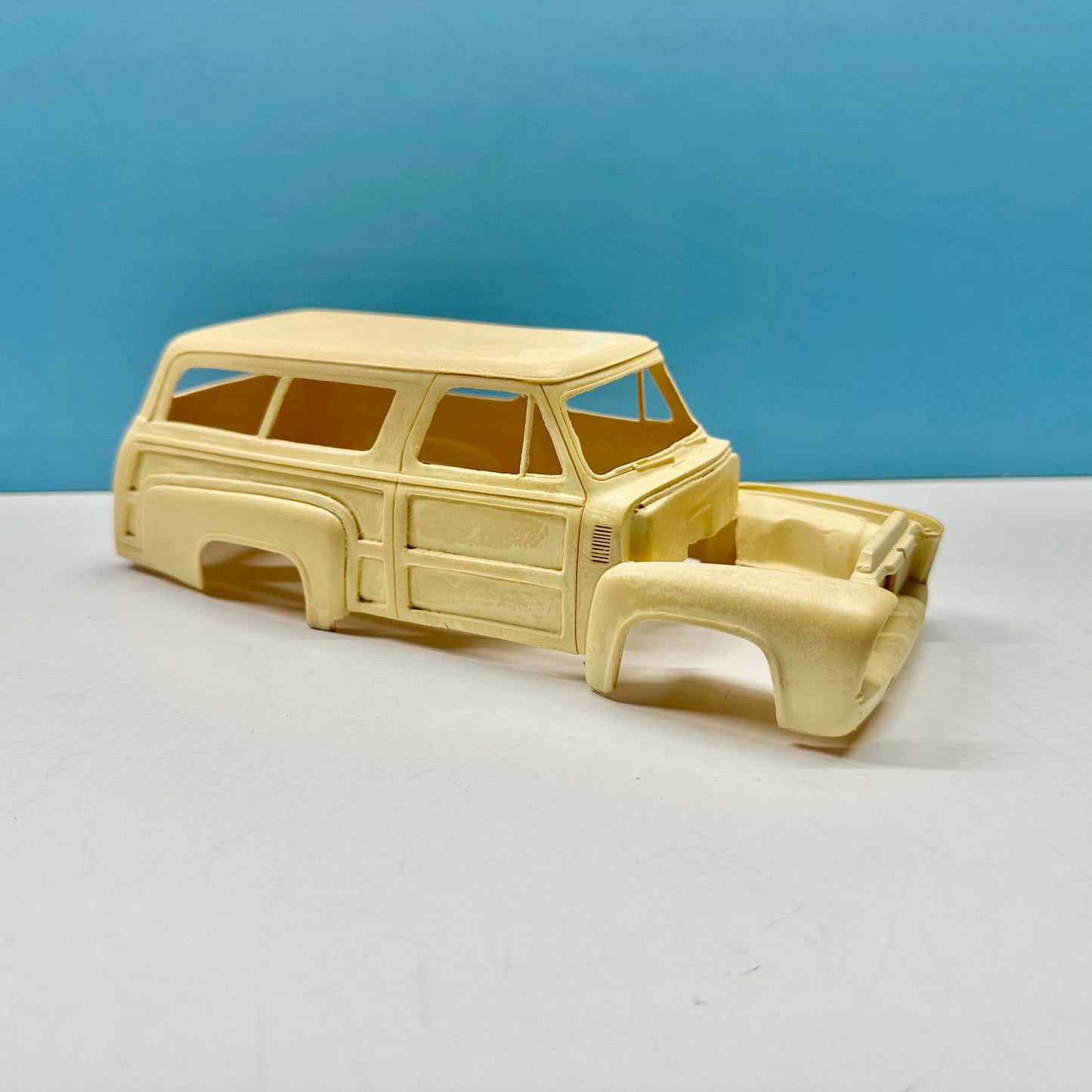 1950 Ford F1 Woody Van Cast Resin Model Kit KED