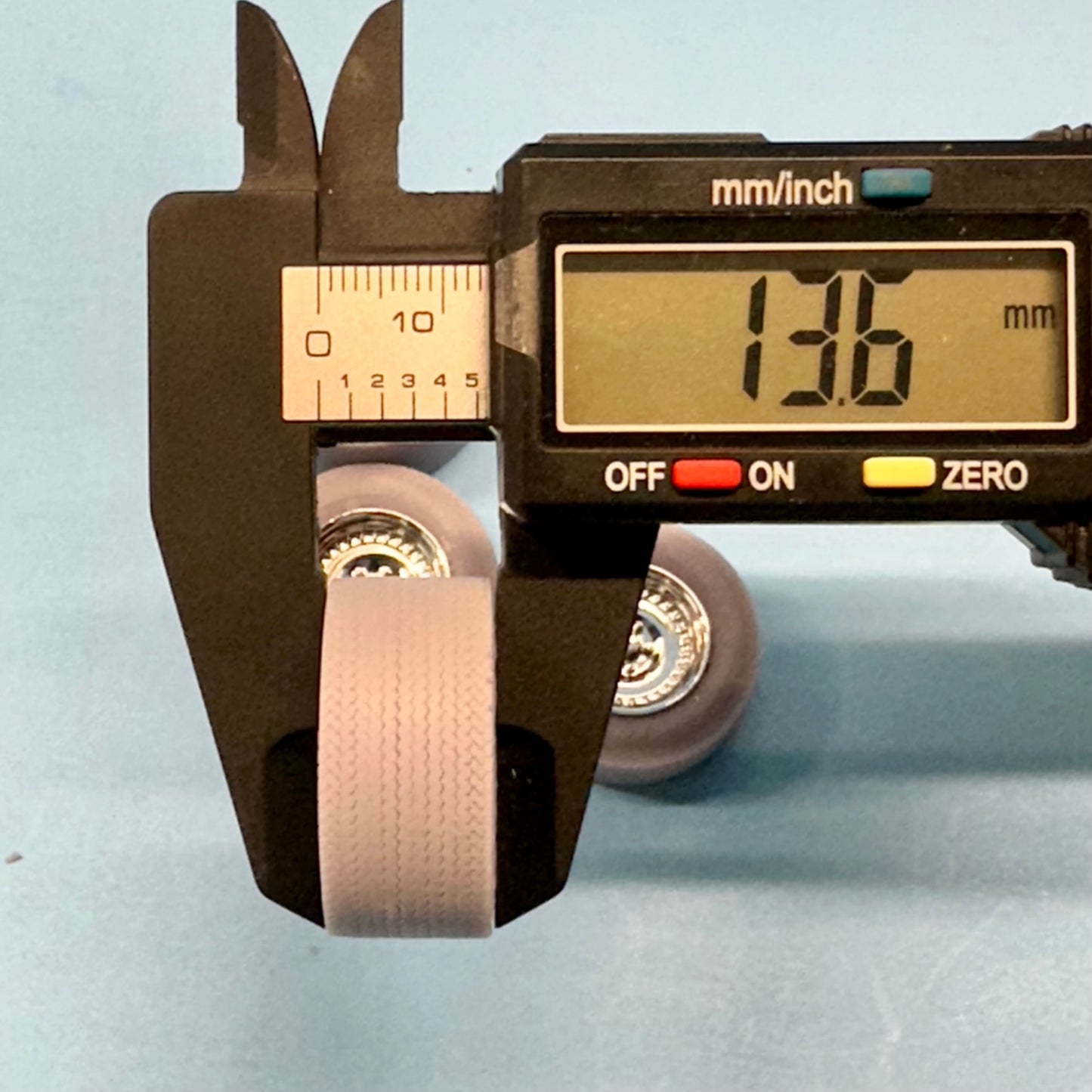 18 Custom Wheels  1/24 1/25