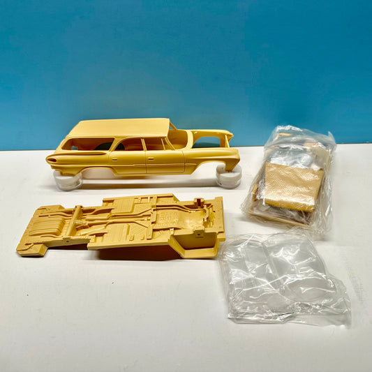 1961 Dodge Polara Station Wagon Cast Resin Model Kit KED