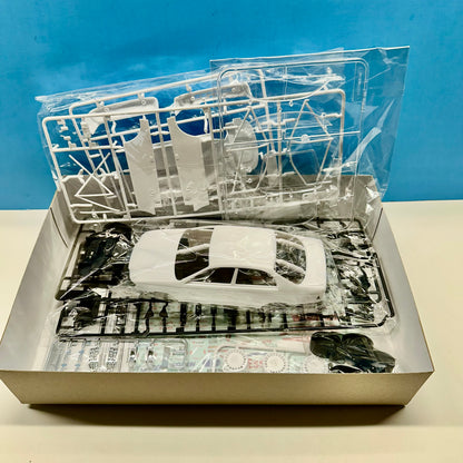 Aoshima Toyota Corona ST191 w/ PE Set & Macau Guia 94 Energizer Decals