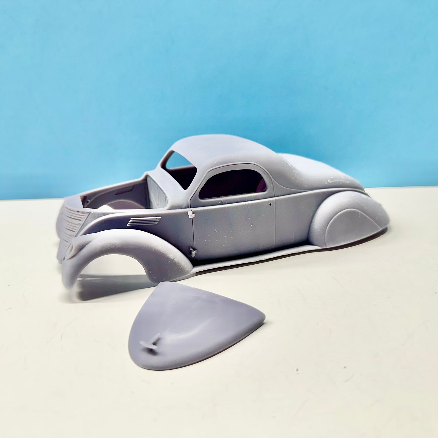 #1 1937 Lincoln Zephyr Body Only (Defective) 1/25