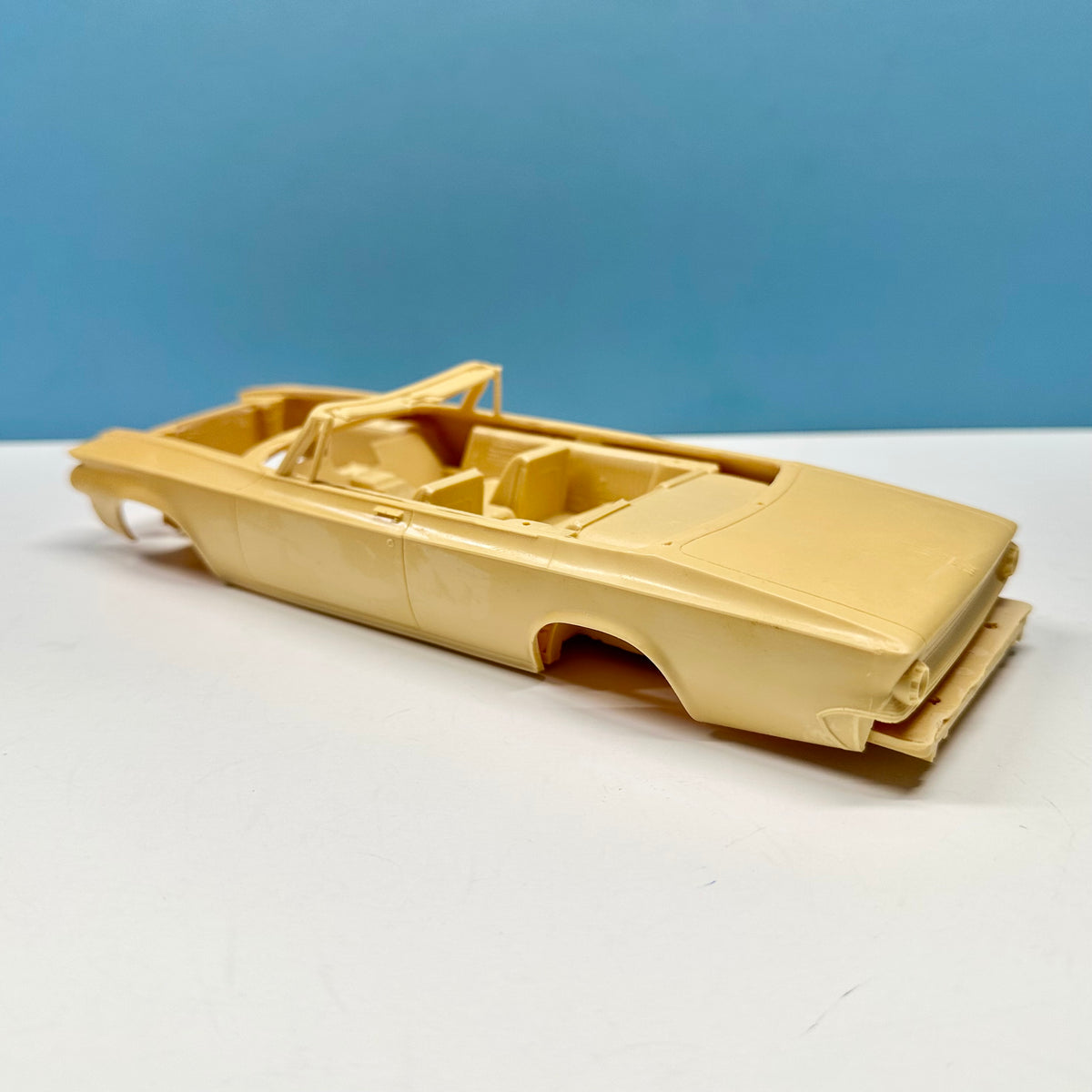 1963 Chrysler Convertible Pace Car Cast Resin Model Kit KED