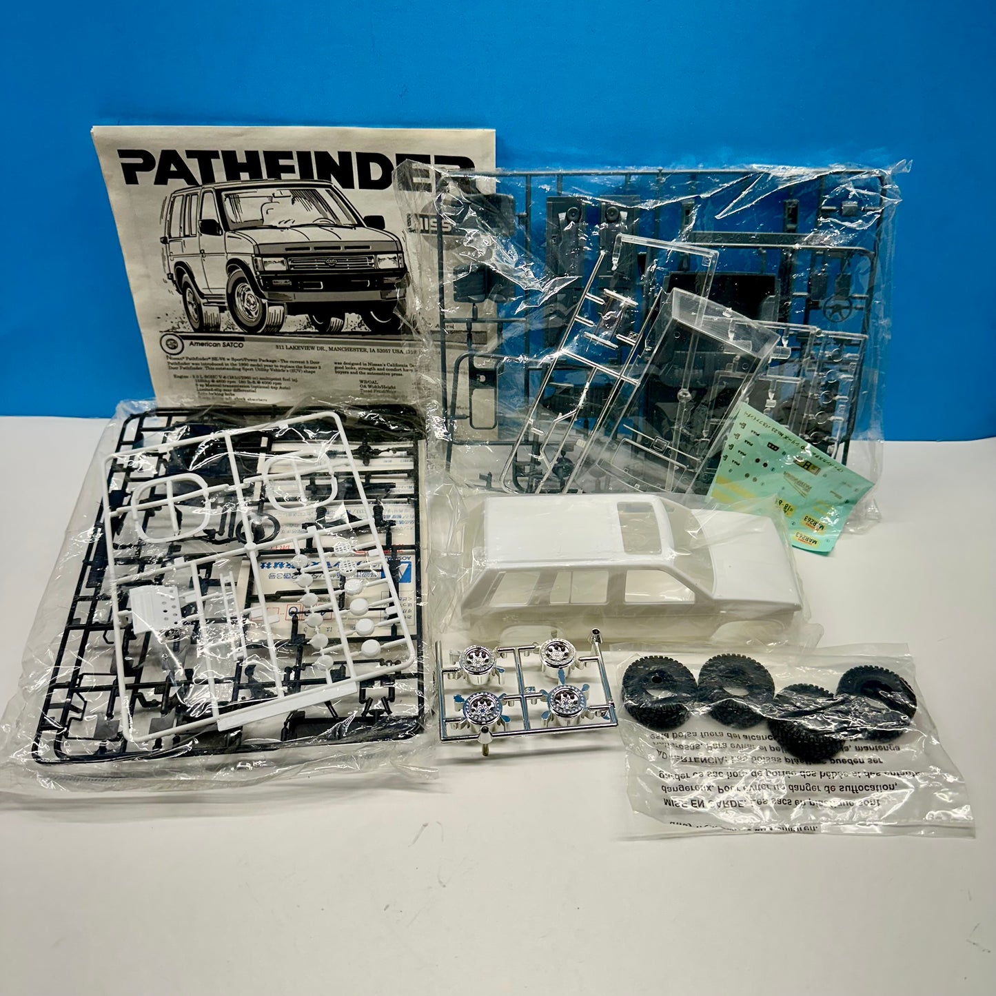 American Satco Nissan Pathfinder 1/24