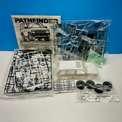 American Satco Nissan Pathfinder 1/24
