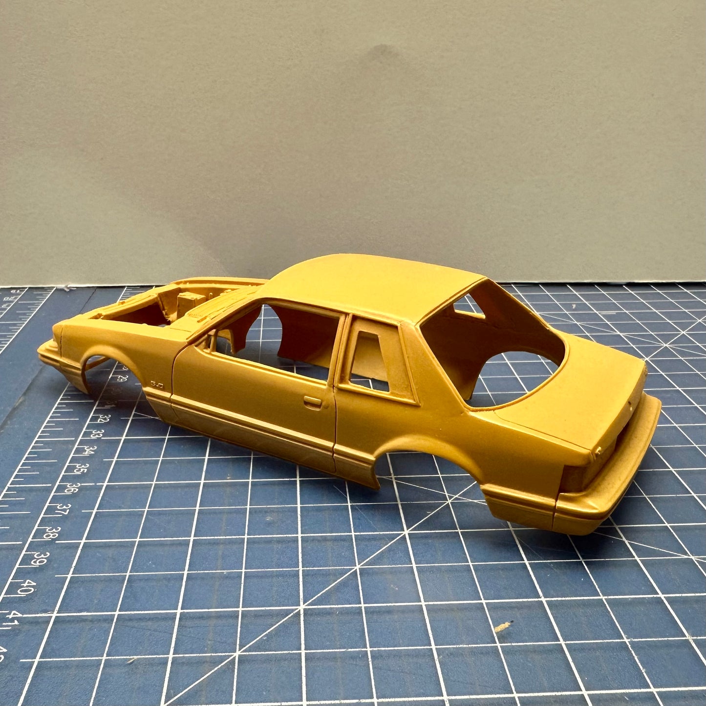 1. Resin 1989 Ford Mustang LX Coupe 1/24