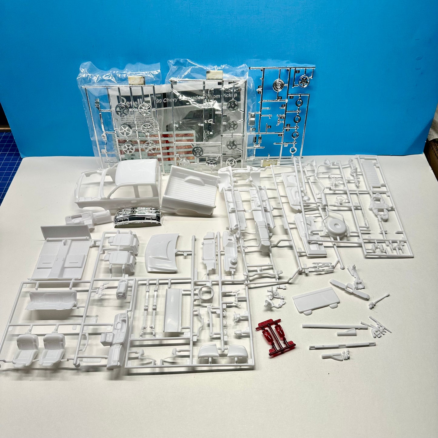 1999 Chevy Silverado Custom Pickup Truck Revell