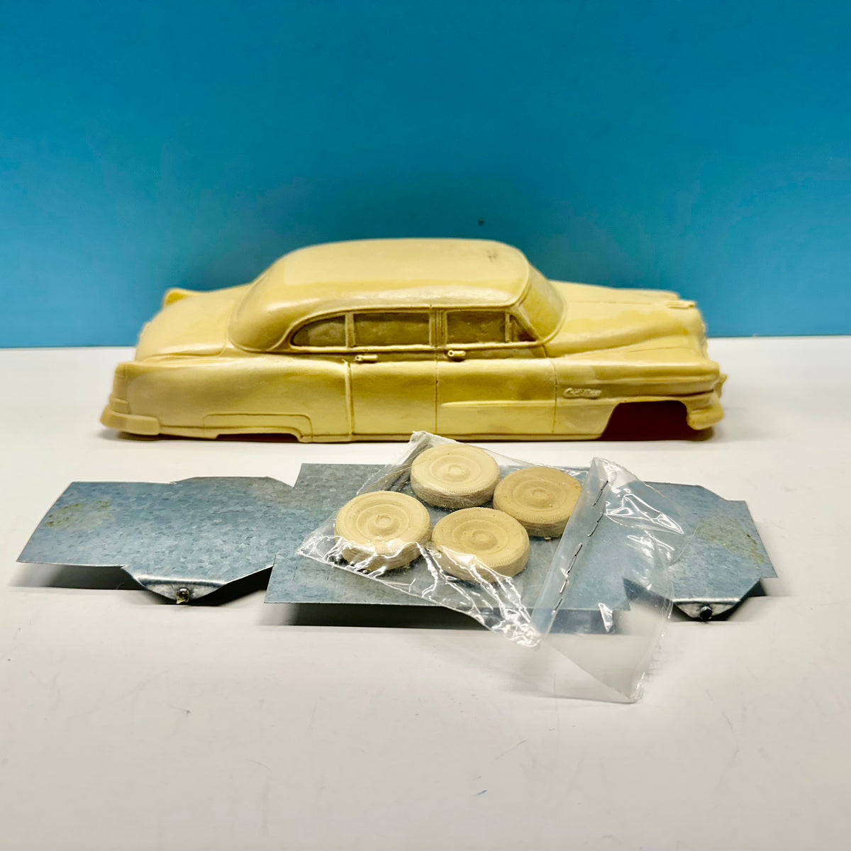 TKM 1950 Cadillac Limo Cast Resin Model Kit KED